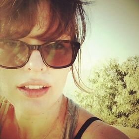 Milla Jovovich, mamma social contro i paparazzi 10