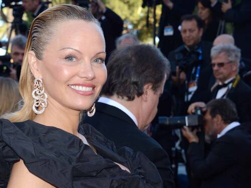 Pamela Anderson irriconoscibile a Cannes