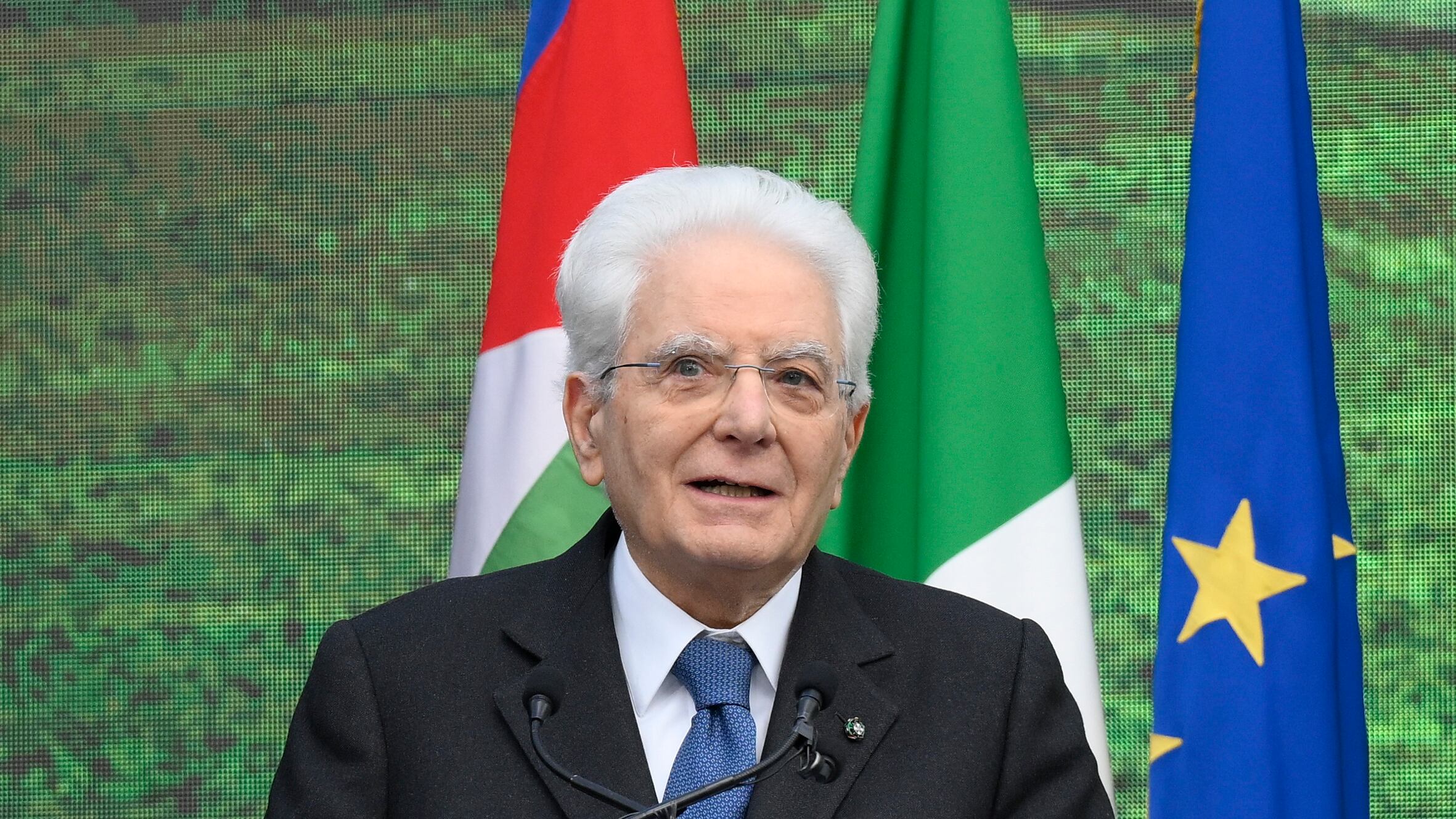 Guerra, dazi, carceri sovraffollate. Il nuovo corso di Mattarella tra interventismo ed esternazioni