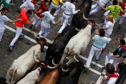 Festival di San Firmino a Pamplona: diversi feriti tra gli spettatori 10