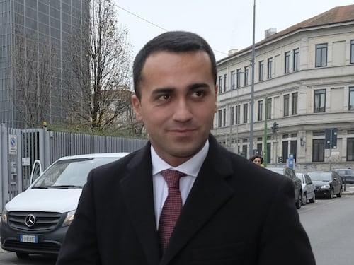 Referendum sull'euro, l'Ue a Di Maio: "In Italia il sostegno cresce"