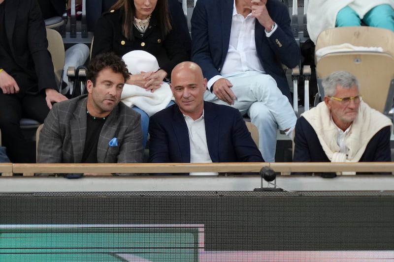 Parata di vip al Roland Garros per la finale tra Alcaraz e Sinner: le immagini più belle 23