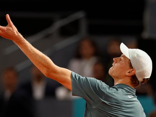 Atp Madrid, Sinner fatica ma supera Jodar con un super tie-break e vola in semifinale