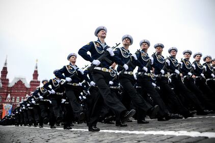 I marinai russi in parata in Piazza Rossa 2