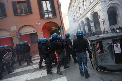 Le cariche dei centri sociali 7