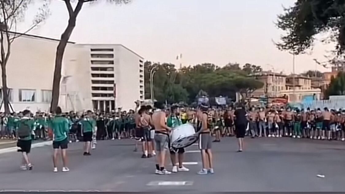 Ultrà marocchini occupano uno stadio: il raduno abusivo dei tifosi del Raja Casablanca
