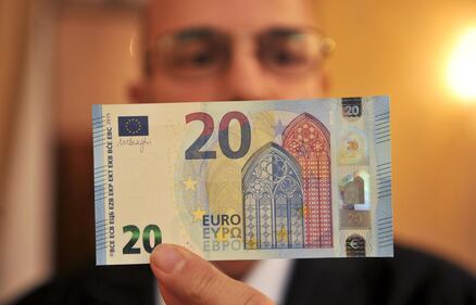 La presentazione della nuova banconota da 20 euro 2