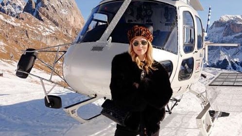 Chiara Ferragni: volo di lusso in elicottero con aspre critiche a seguito