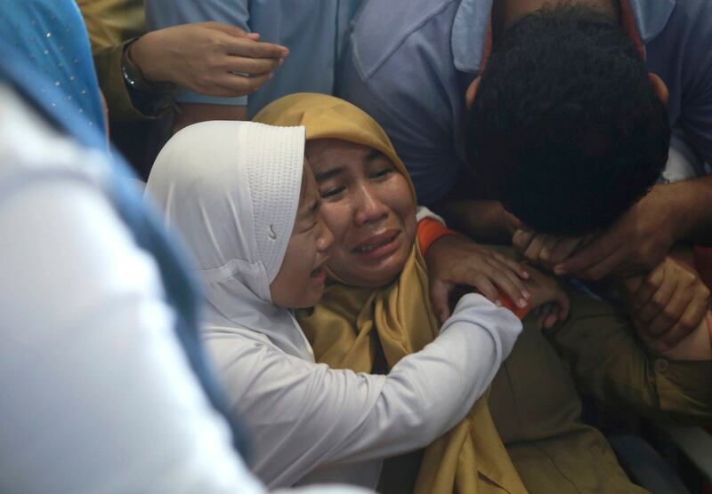 Indonesia, aereo cade in mare: 188 persone sono morte 2