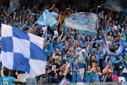Il Napoli fa festa al Maradona: le immagini della partita con la Fiorentina 10