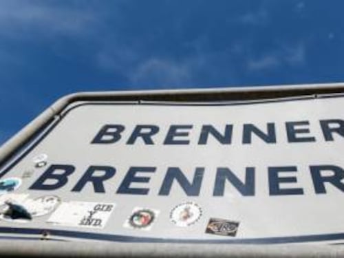 Vienna inaugura il check-point anti migranti al Brennero