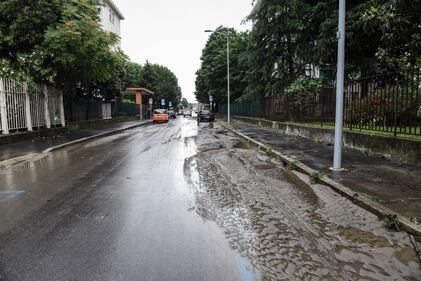 Maltempo, a Milano esonda il Seveso 8