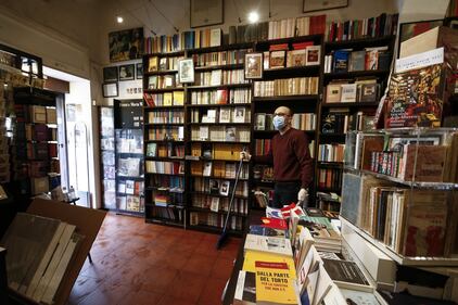 A Roma riaprono le librerie 4