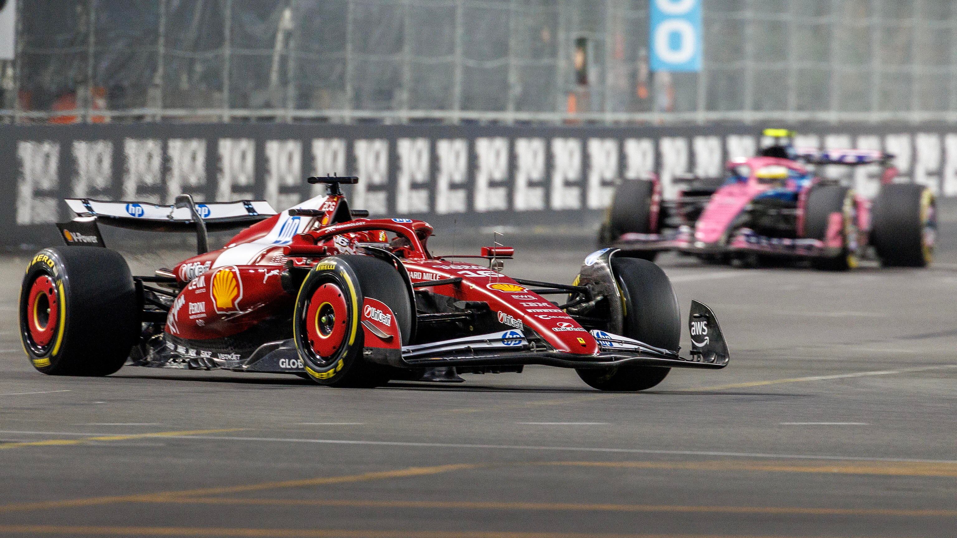 F1, Ferrari competitive nelle libere di Las Vegas: a Leclerc la Fp1, a Norris la Fp2