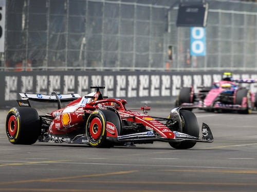 F1, Ferrari competitive nelle libere di Las Vegas: a Leclerc la Fp1, a Norris la Fp2