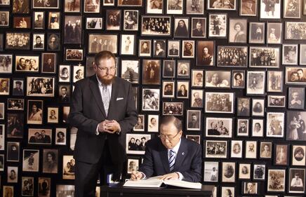 Ban Ki-moon in vista al campo di concentramento di Auschwitz-Birkenau 1