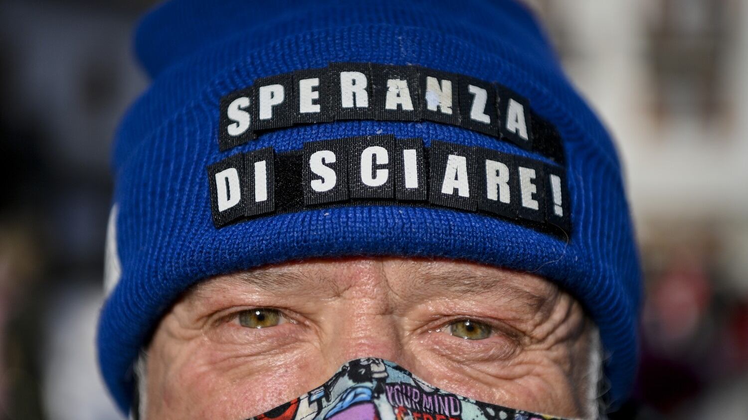 Regioni, alberghi e maestri. La furia bianca per lo stop