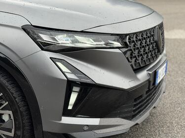 Renault Austral full hybrid: si aggiorna con il restyling 2026, la gallery del SUV francese 6