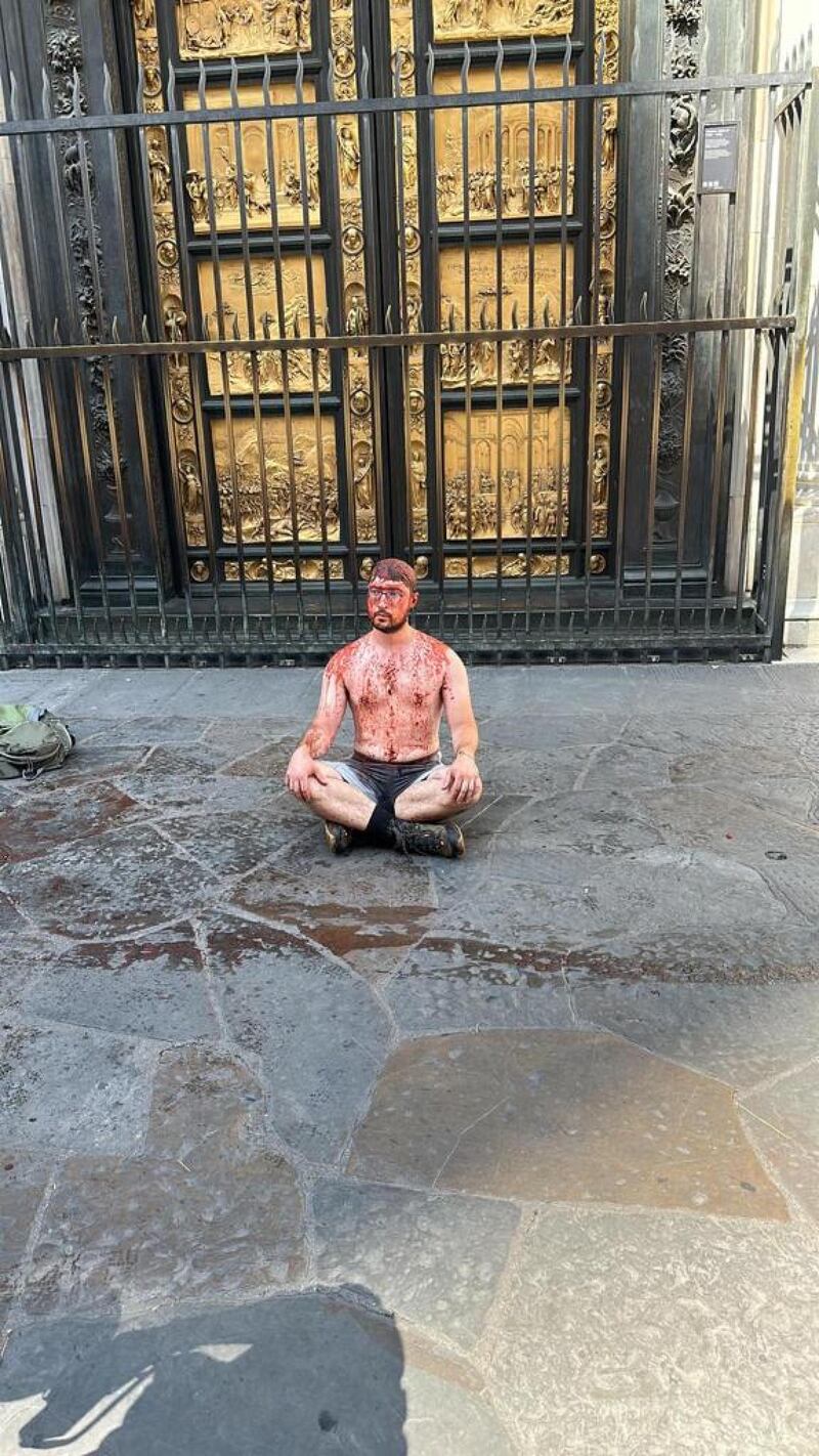 Blitz di Ultima Generazione al Battistero di Firenze: cinque attivisti denunciati 3