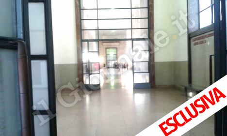 Ecco le foto scattate all'interno del tribunale 2