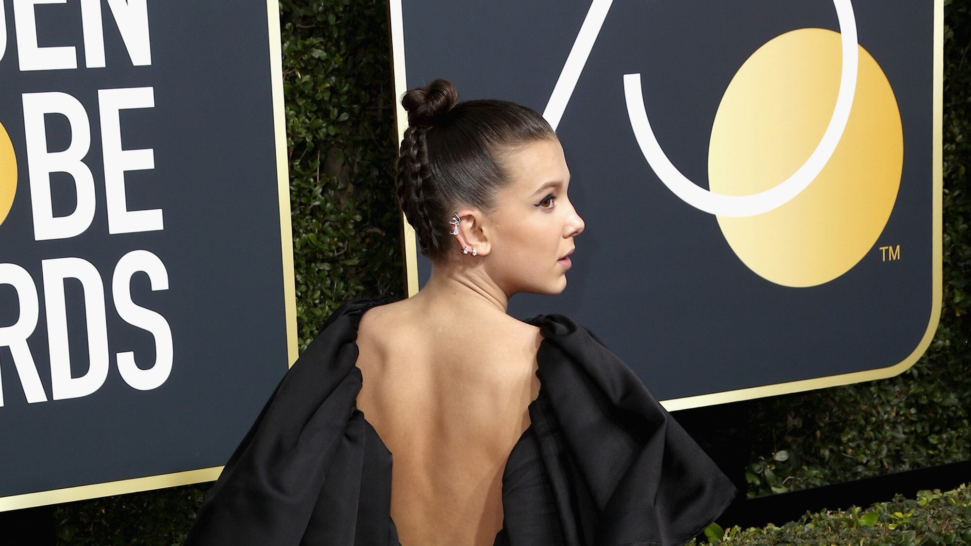 Millie Bobby Brown: abito hot per l’attrice troppo giovane