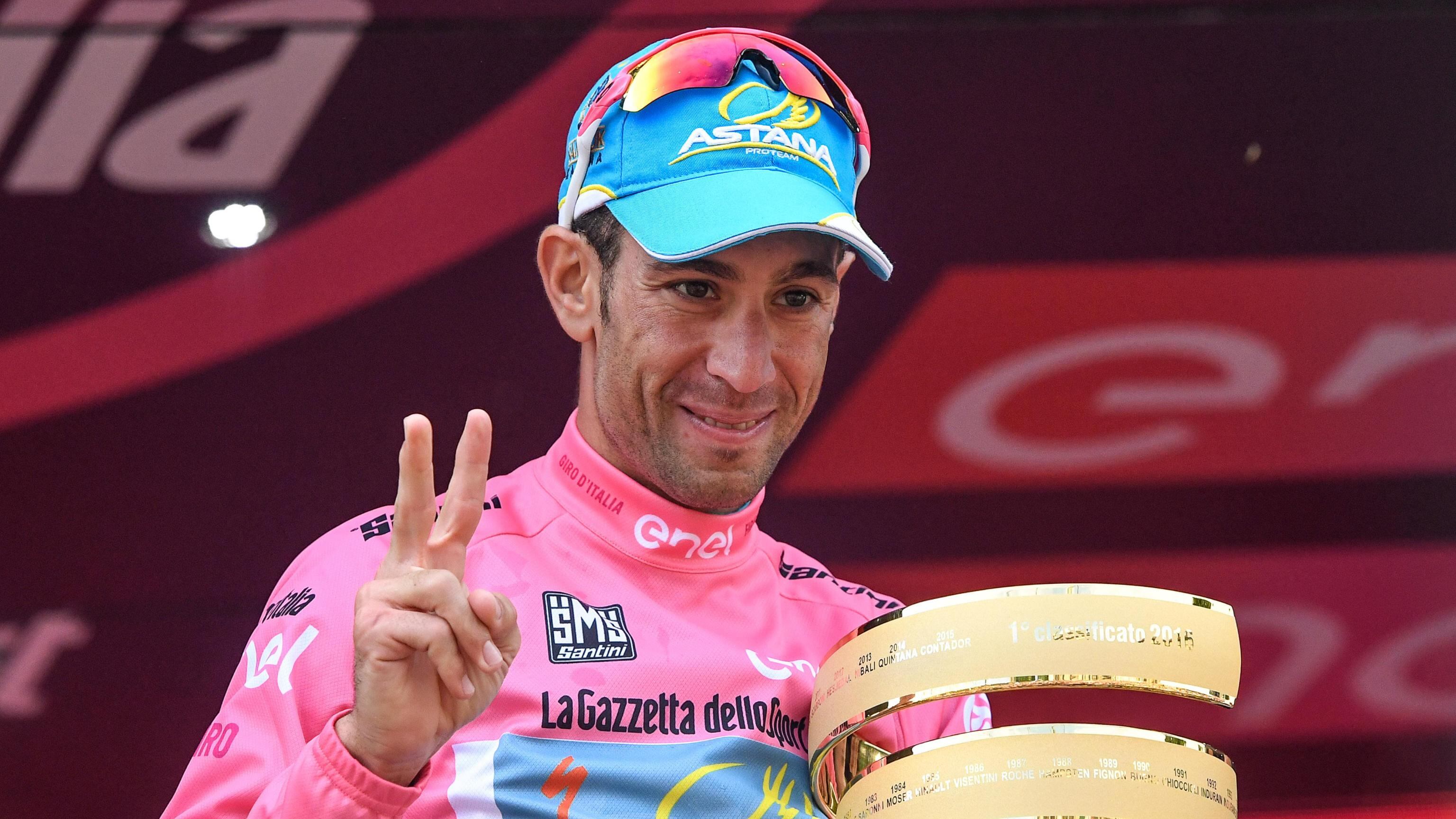 Nibali si gode la rosa. "E adesso cerco l'oro"