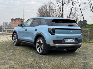 Ford Explorer EV: guarda la gallery del nuovo SUV americano 10