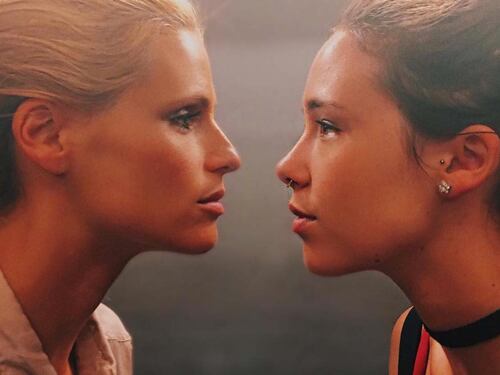 Michelle Hunziker e Aurora Ramazzotti: tante risate per un selfie