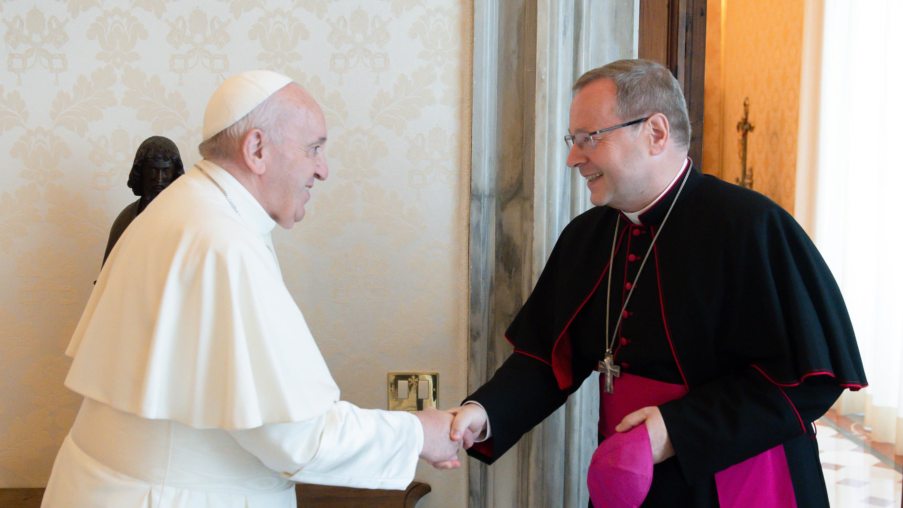 "La linea del Papa non verrà modificata. Beato? Ora è presto"