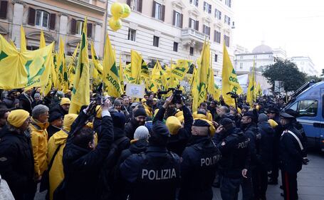 La protesta della Coldiretti davanti al ministero dell'Agricoltura 5