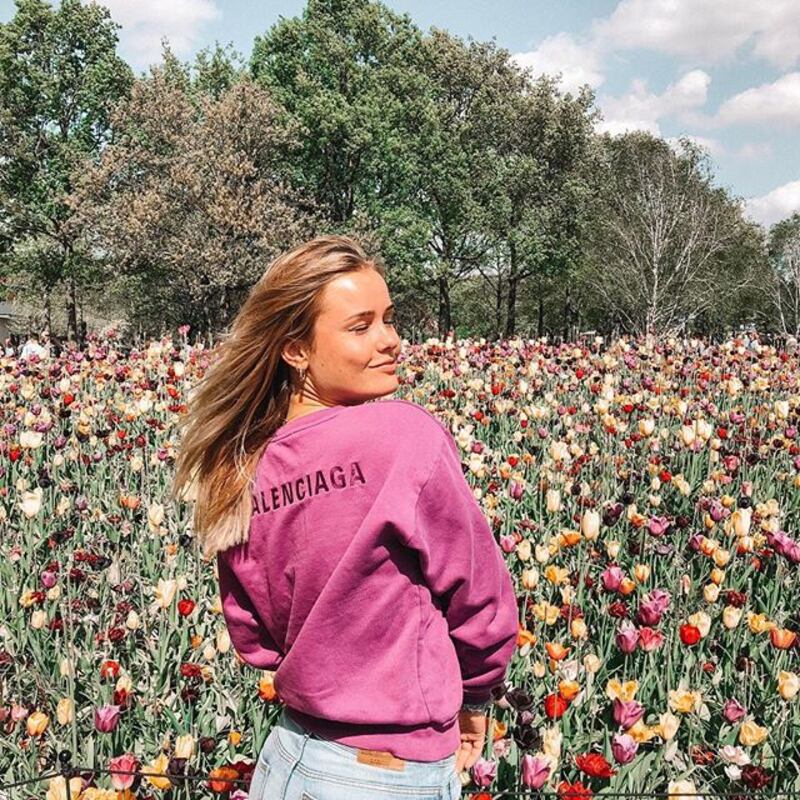 Mikky Kiemeney spopola su Instagram: gli scatti di lady de Jong 9