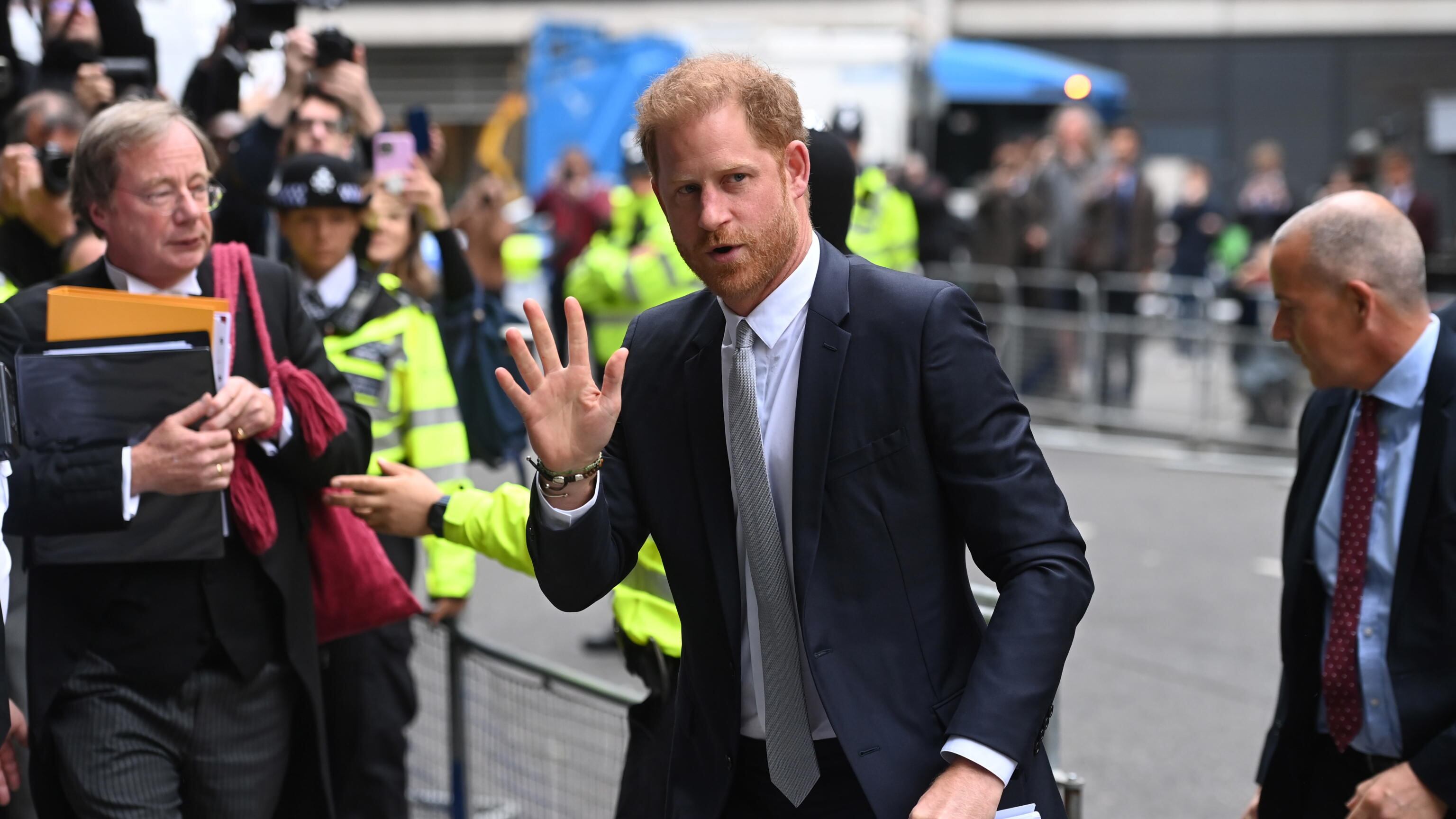 “Speculazioni, non ha prove”. Si mette male per Harry in tribunale