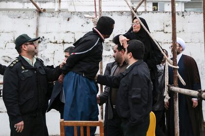Iran, pietà di una madre 1