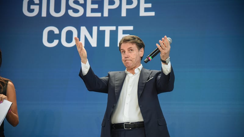 Il disco rotto di Conte: “Solo uno sconticino”. Ma la realtà è un’altra