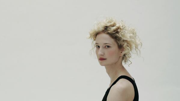Alba Rohrwacher: "Mi faccio spiare ma solo al cinema"