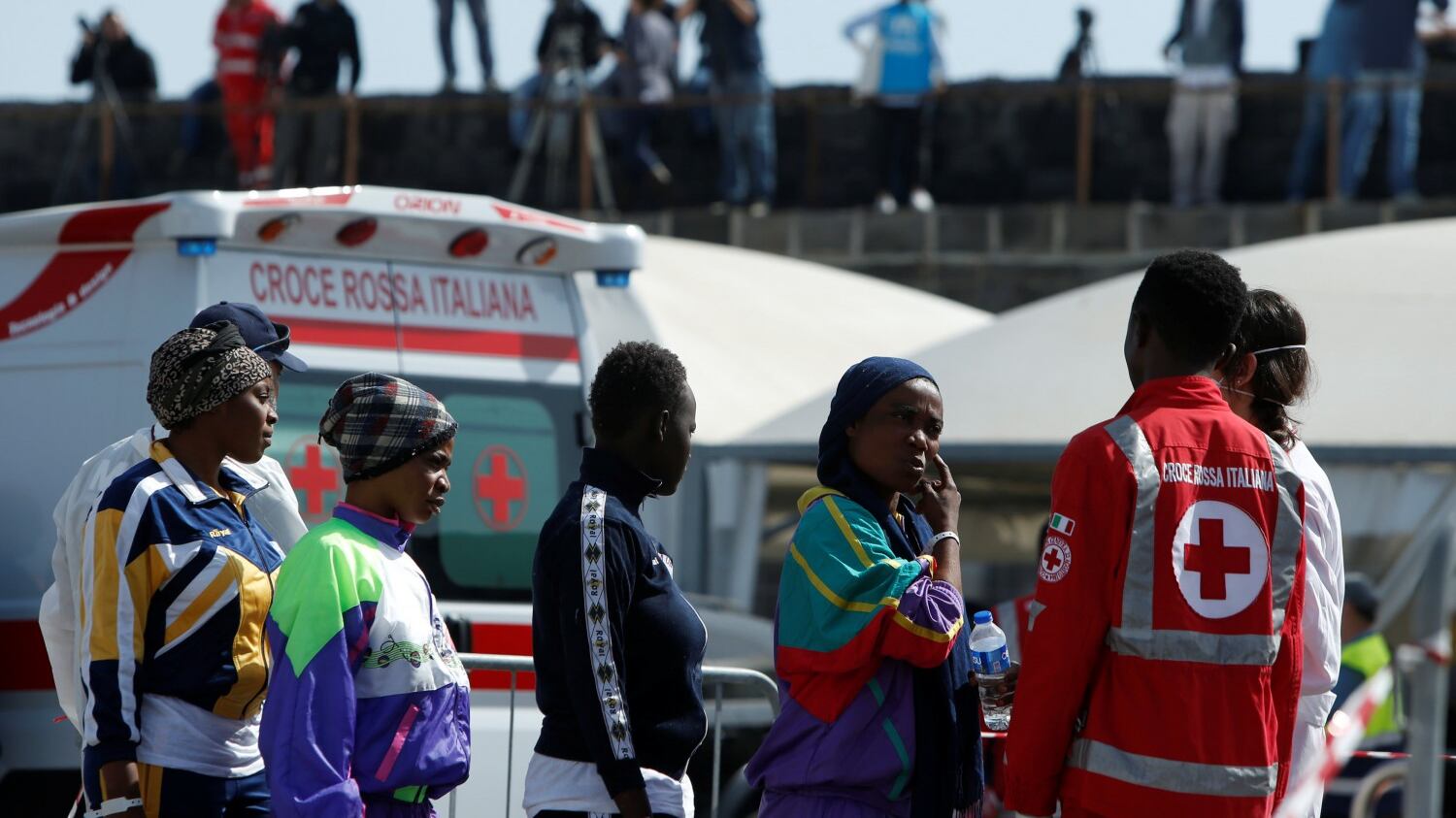 I libici fermano le Ong: "Chiamano gli scafisti"