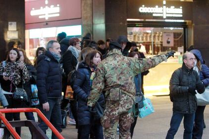 Milano, allarme bomba nella metropolitana a Cadorna 2