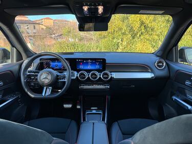Mercedes GLB 2024: guarda la gallery del suv tedesco premium 16