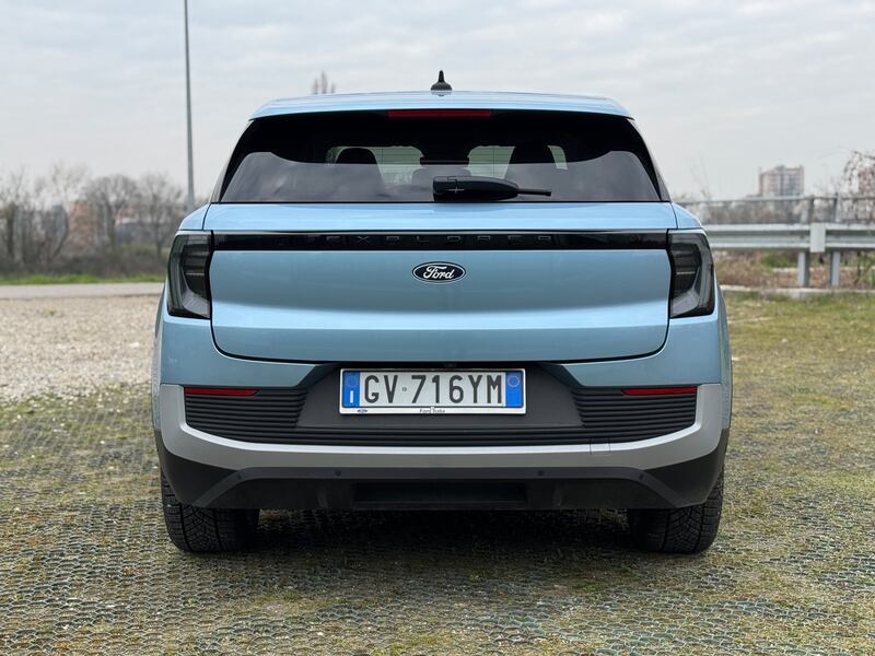 Ford Explorer EV: guarda la gallery del nuovo SUV americano 9