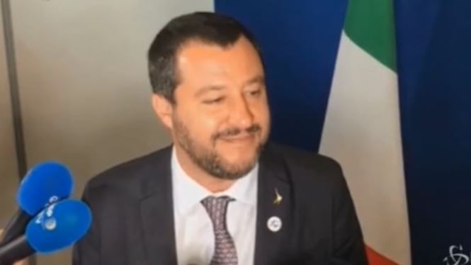 Nasce la corrente "Forza Salvini". E Forza Italia sospende dal partito il fondatore