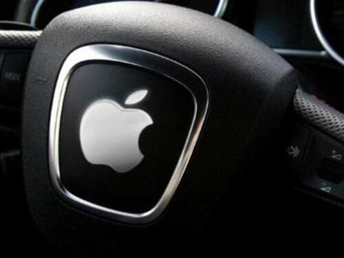 "Apple, l'auto che si guida da sola è pronta"