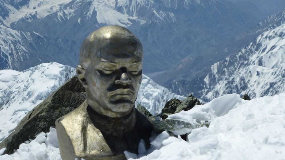 In vetta e nell'abisso con gli alpinisti di Stalin