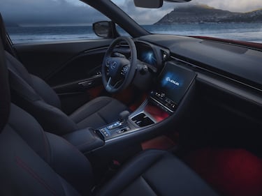 Le foto del nuovo Lexus LBX ibrido 11