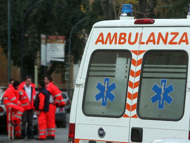 Tragedia a Palermo, bimba di due anni muore annegata in piscina