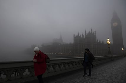 Il fascino di Londra avvolta dalla nebbia 10