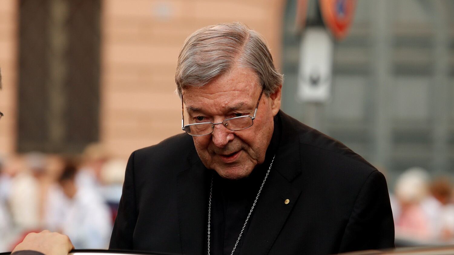 Abusi sessuali, a giudizio il cardinale George Pell