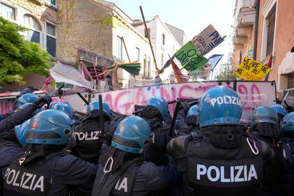 Scontri al G20 di Venezia  7
