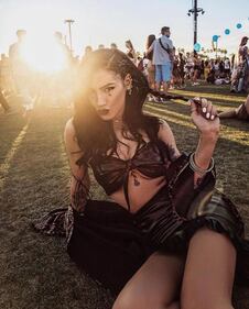 Giulia De Lellis sexy  "dark lady" al Coachella Festival 3