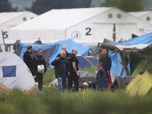 Migranti, la Grecia sgombera il campo profughi di Idomeni