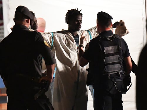Migranti, calo del 55% rispetto allo scorso anno. In aumento del 34% i rimpatri